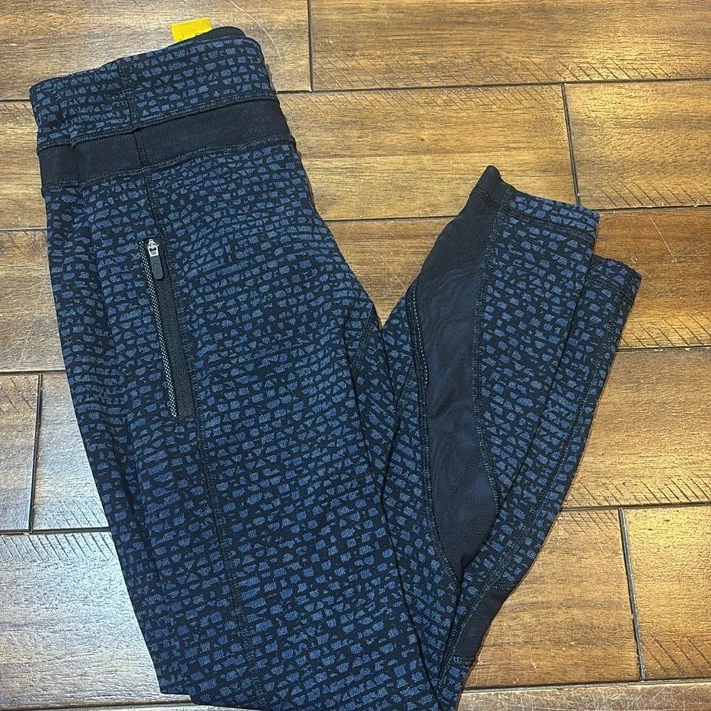 Lululemon Athletica Black Patterned Leggings - Picture 2 of 2